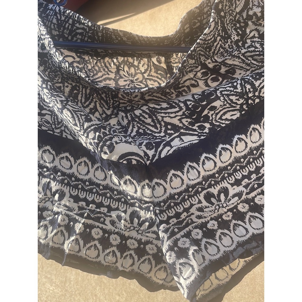 Rayon shorts for girls size large Nice print - Picture 2 of 2